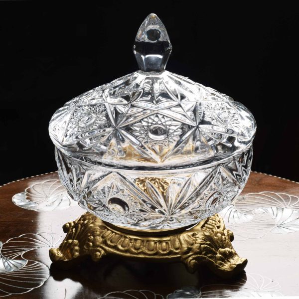 بونبنيرا كريستال مزخرفة مع قاعدة نحاس